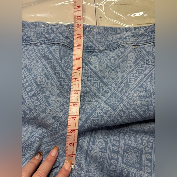 Chico’s Perfect Stretch Girlfriend Slim Leg Ankle Print Crop Jeans Size 2.5/14 - Picture 6 of 8